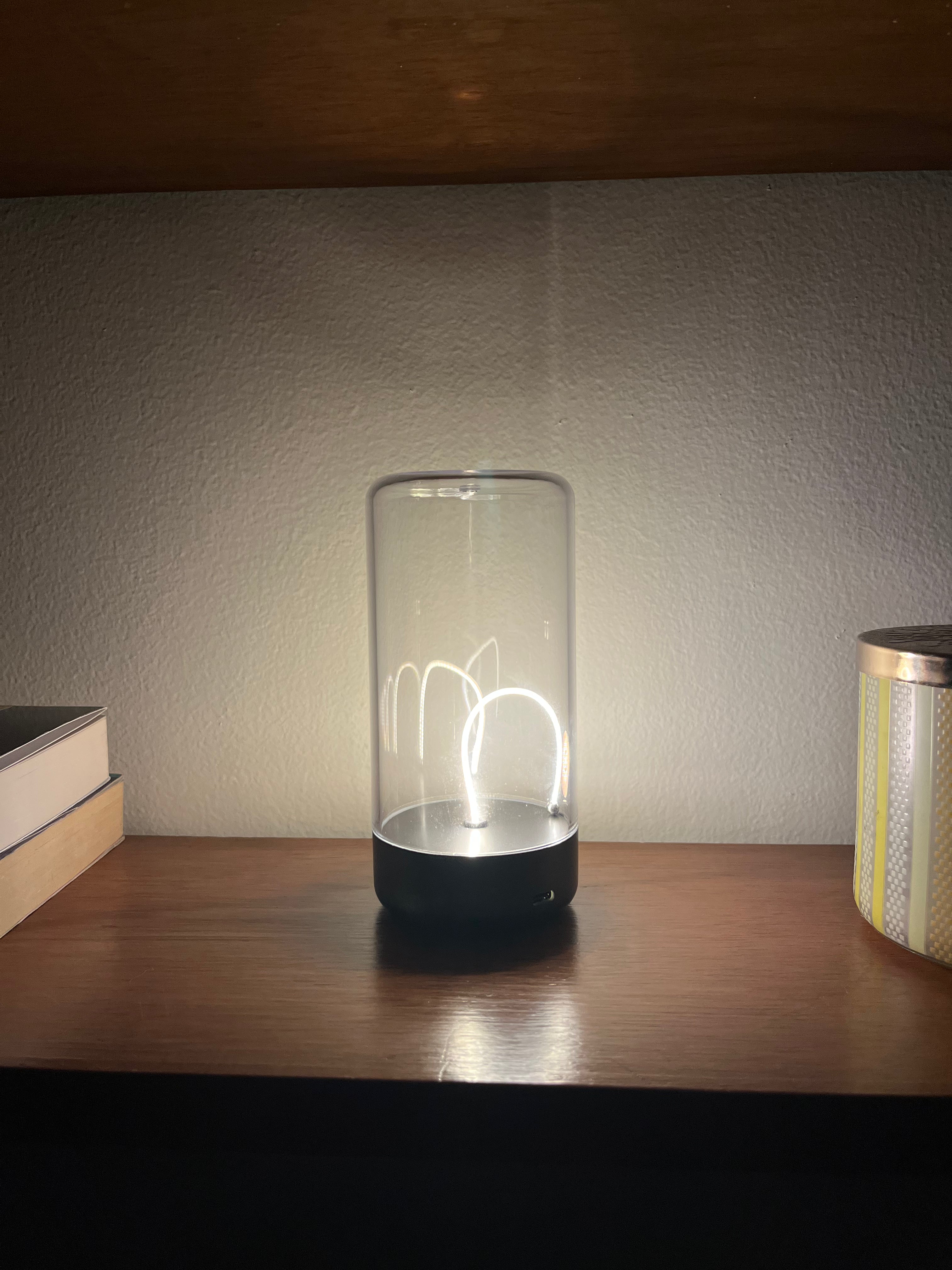 Lámpara LED Magnética – Recargable y Portátil