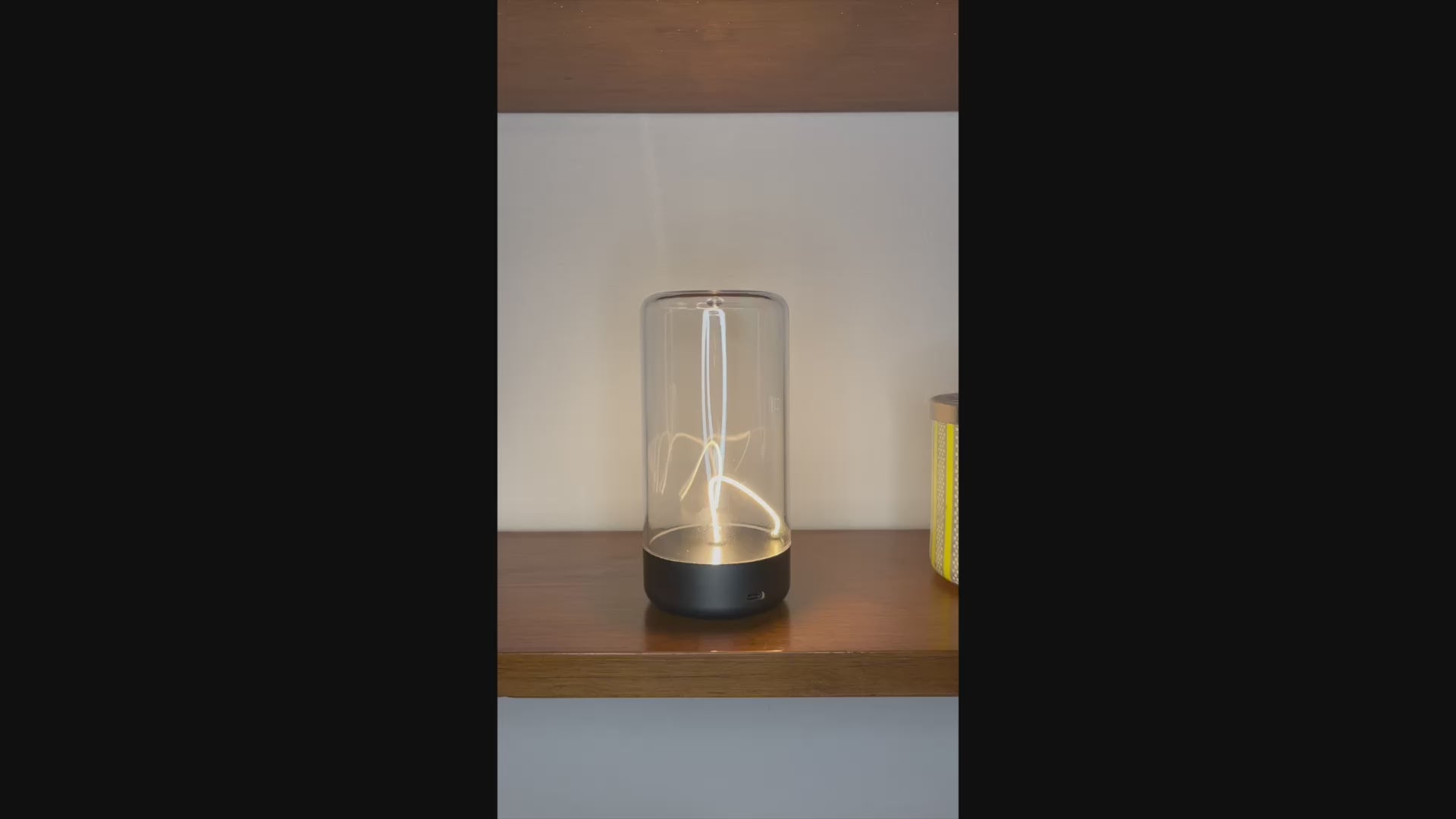 Lámpara LED Magnética – Recargable y Portátil